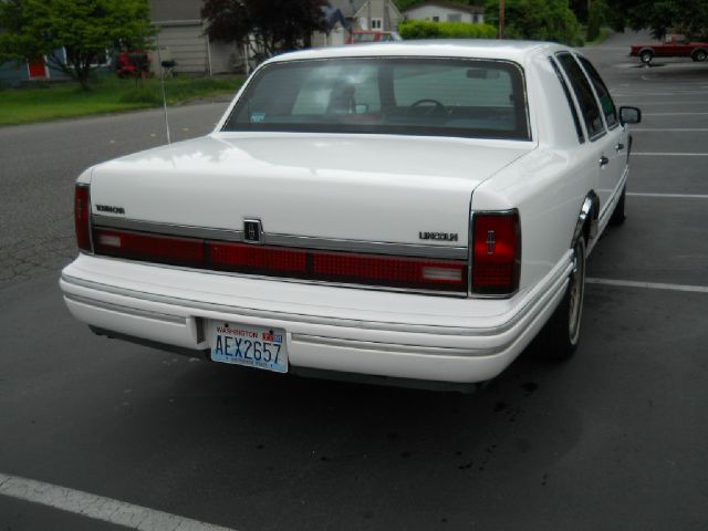 1994 Lincoln Town Car DOWN 4.9 WAC