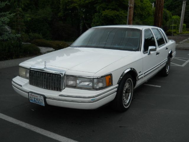 1994 Lincoln Town Car DOWN 4.9 WAC
