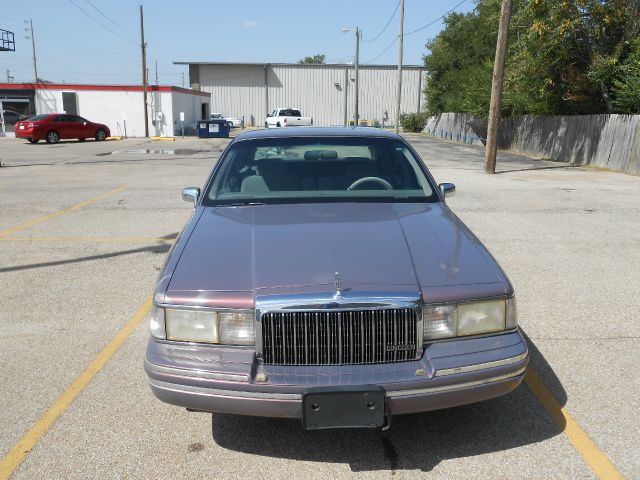 1994 Lincoln Town Car DOWN 4.9 WAC