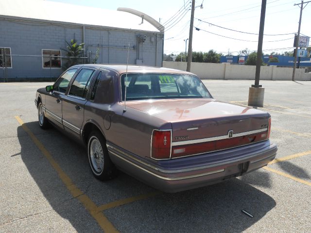 1994 Lincoln Town Car DOWN 4.9 WAC