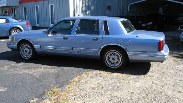 1994 Lincoln Town Car DOWN 4.9 WAC