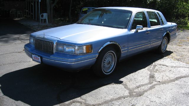 1994 Lincoln Town Car DOWN 4.9 WAC
