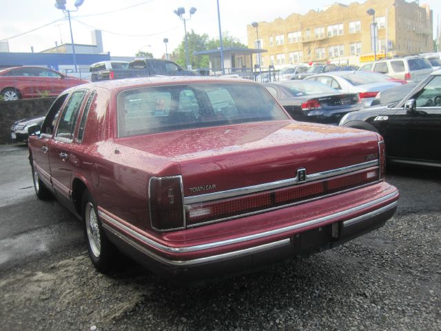 1994 Lincoln Town Car DOWN 4.9 WAC