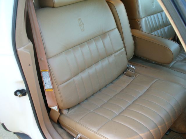 1994 Lincoln Town Car DOWN 4.9 WAC