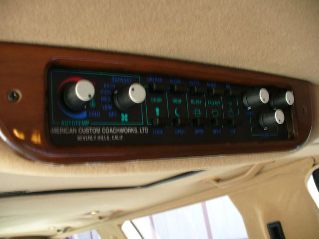 1994 Lincoln Town Car DOWN 4.9 WAC