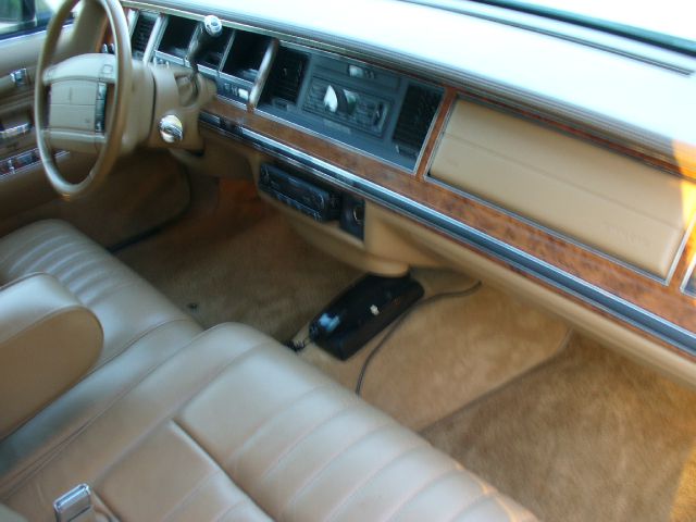 1994 Lincoln Town Car DOWN 4.9 WAC