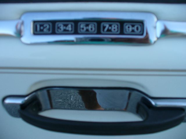 1994 Lincoln Town Car DOWN 4.9 WAC