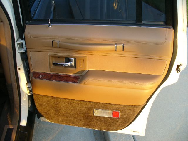 1994 Lincoln Town Car DOWN 4.9 WAC