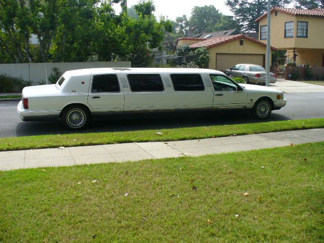 1994 Lincoln Town Car DOWN 4.9 WAC