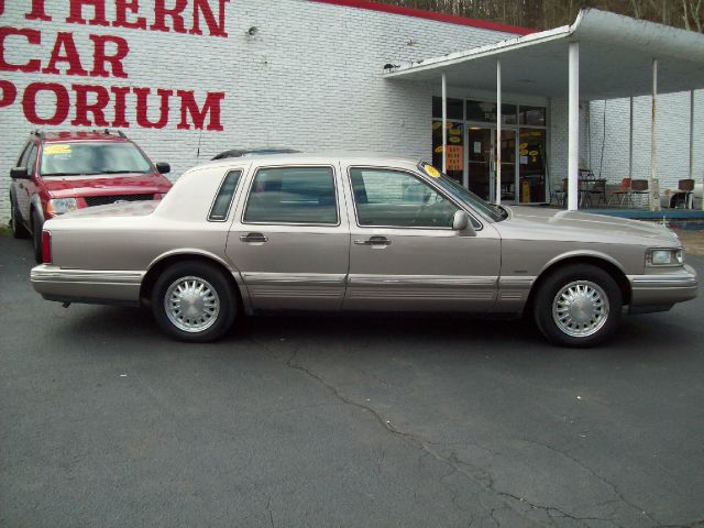1995 Lincoln Town Car DOWN 4.9 WAC