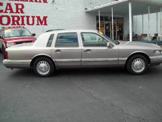 1995 Lincoln Town Car DOWN 4.9 WAC
