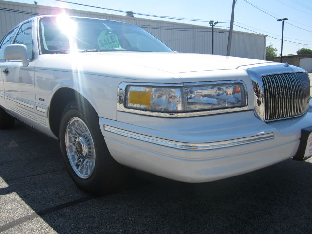 1995 Lincoln Town Car DOWN 4.9 WAC