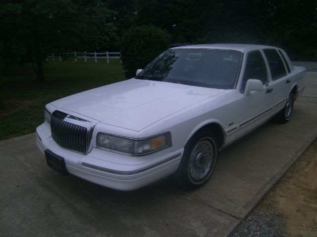 1995 Lincoln Town Car DOWN 4.9 WAC