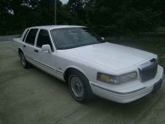1995 Lincoln Town Car DOWN 4.9 WAC