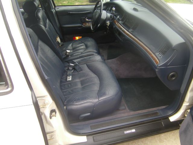 1995 Lincoln Town Car DOWN 4.9 WAC