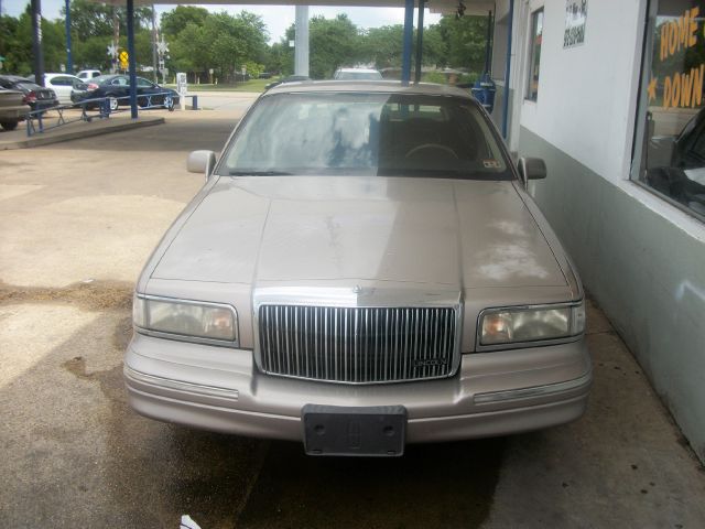 1995 Lincoln Town Car DOWN 4.9 WAC