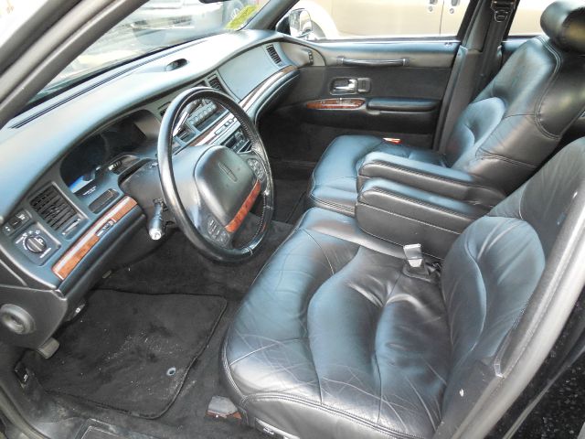 1996 Lincoln Town Car DOWN 4.9 WAC