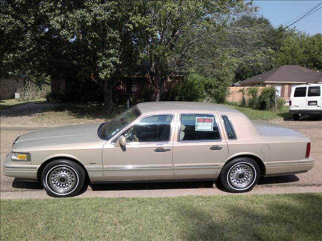 1996 Lincoln Town Car Unknown