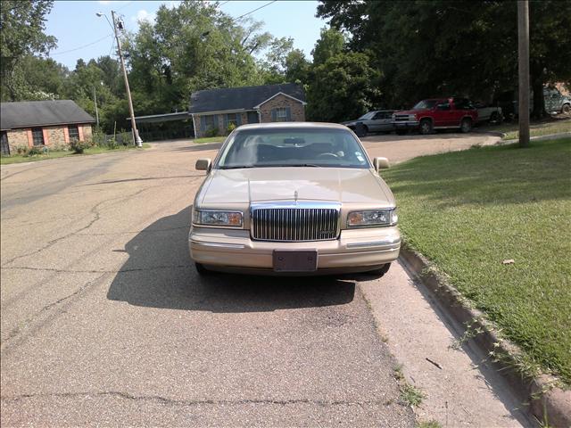 1996 Lincoln Town Car Unknown