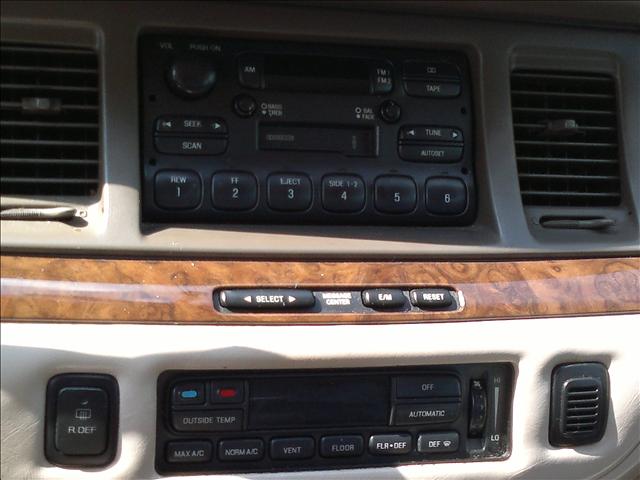 1996 Lincoln Town Car Unknown