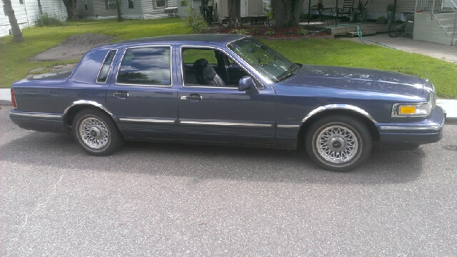 1996 Lincoln Town Car DOWN 4.9 WAC