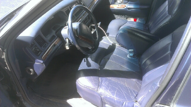 1996 Lincoln Town Car DOWN 4.9 WAC