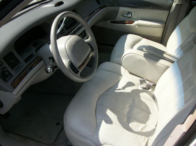 1996 Lincoln Town Car DOWN 4.9 WAC