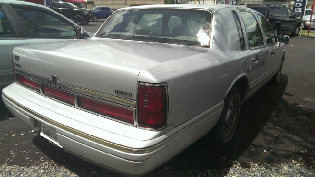 1996 Lincoln Town Car DOWN 4.9 WAC