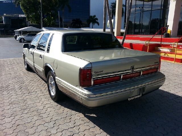 1997 Lincoln Town Car Unknown