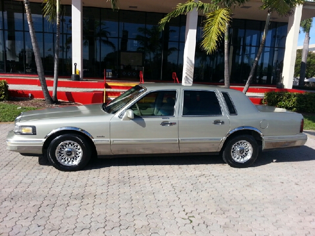 1997 Lincoln Town Car Unknown