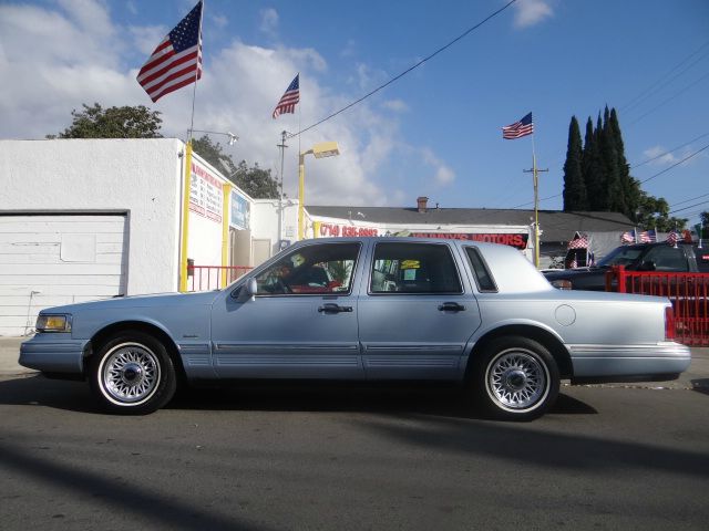 1997 Lincoln Town Car DOWN 4.9 WAC