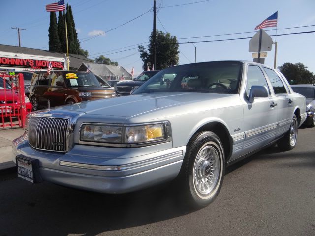 1997 Lincoln Town Car DOWN 4.9 WAC