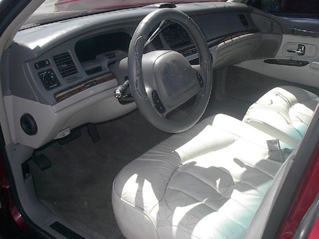 1997 Lincoln Town Car DOWN 4.9 WAC