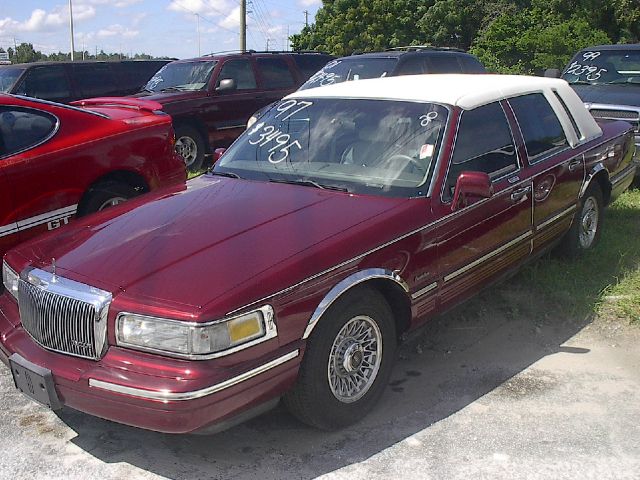 1997 Lincoln Town Car DOWN 4.9 WAC