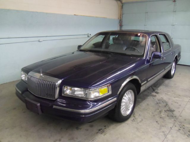 1997 Lincoln Town Car DOWN 4.9 WAC