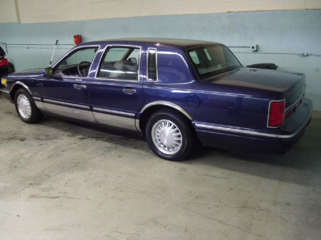 1997 Lincoln Town Car DOWN 4.9 WAC
