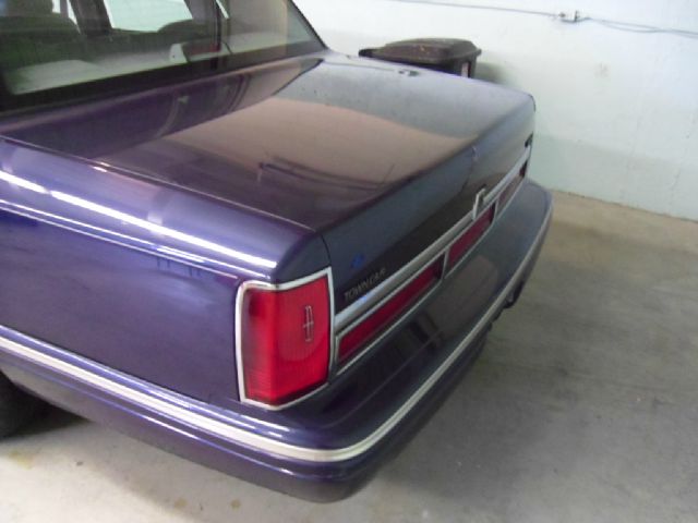 1997 Lincoln Town Car DOWN 4.9 WAC