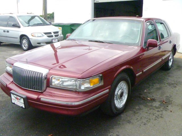 1997 Lincoln Town Car DOWN 4.9 WAC