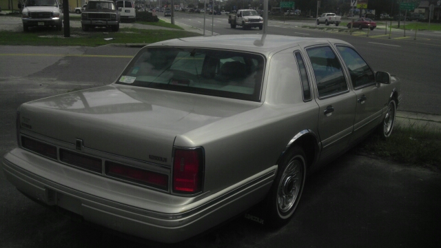 1997 Lincoln Town Car DOWN 4.9 WAC
