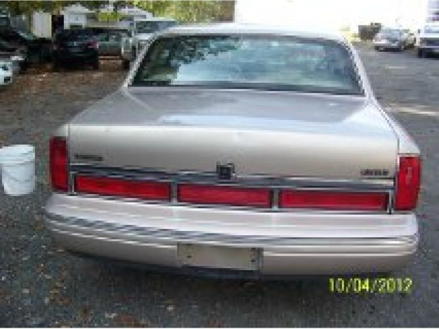 1997 Lincoln Town Car Unknown