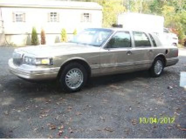 1997 Lincoln Town Car Unknown