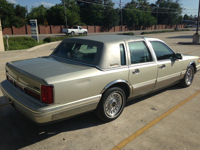 1997 Lincoln Town Car DOWN 4.9 WAC