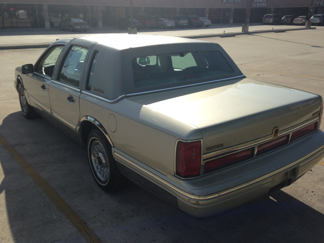 1997 Lincoln Town Car DOWN 4.9 WAC