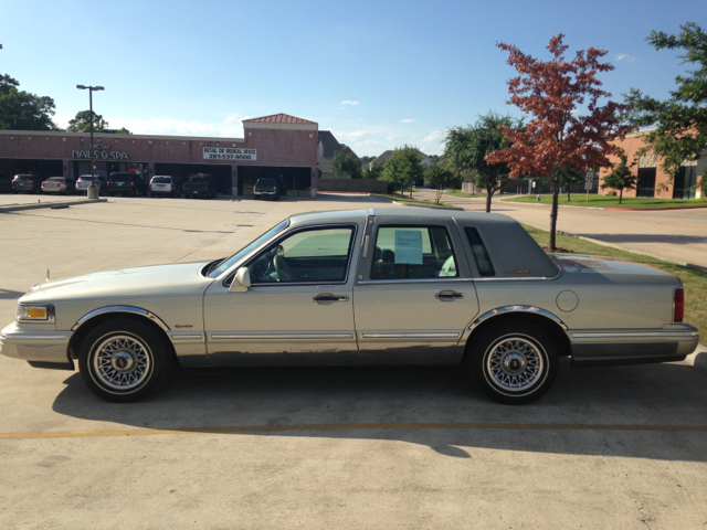 1997 Lincoln Town Car DOWN 4.9 WAC