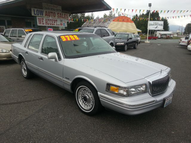 1997 Lincoln Town Car DOWN 4.9 WAC