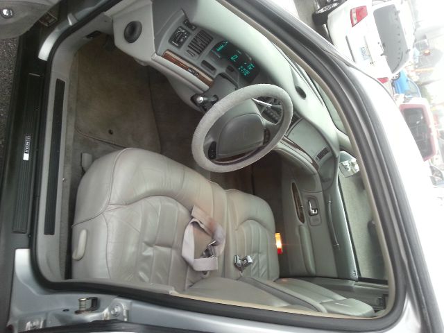 1997 Lincoln Town Car DOWN 4.9 WAC