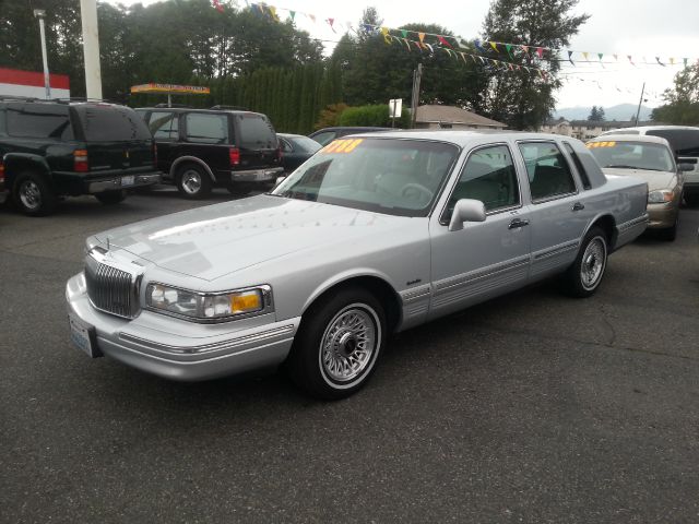 1997 Lincoln Town Car DOWN 4.9 WAC