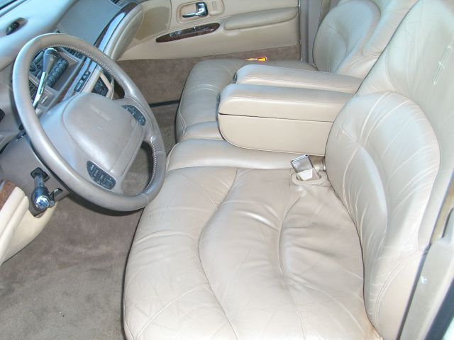 1997 Lincoln Town Car DOWN 4.9 WAC