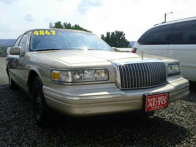 1997 Lincoln Town Car DOWN 4.9 WAC