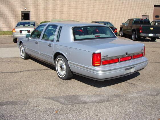 1997 Lincoln Town Car DOWN 4.9 WAC